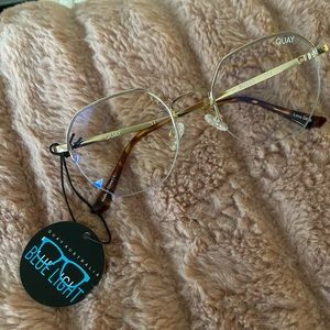 QUAY blue light glasses